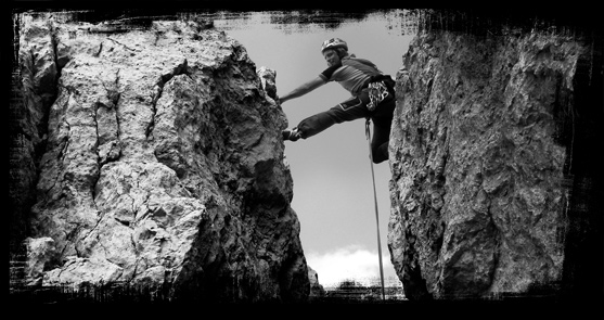 Andy Holzer blind im Vorstieg. Bild: Martin Kopfsguter