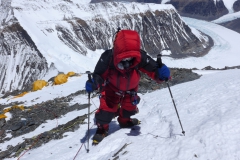 Gipfelsturm - Andy im Aufstieg zum Lager 3 (Foto Wolfgang Klocker)