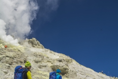 Schwefelfahnen am Gipfel des Damavand (Andreas Scharnagl)