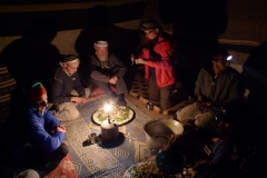 Abendessen im Nomadenzelt (Foto: Andreas Unterkreuter)
