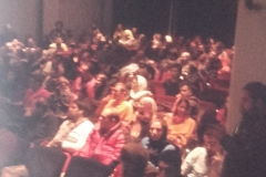 Das persische Publikum verfolgt interessiert Andy's Lebensgeschichte (Sabine Holzer)