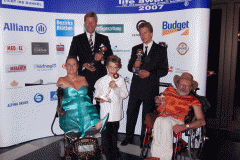 Alison Lapper mit Sohn, Julian M. Hadschieff, Andy Holzer und Klaus Kreuzeder Sieger der einzelnen Kategorien des Life Award 2007