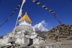 Auf dem Weg ins Everest-Basislager mit Ama Dablam im Hintergrund (Foto: Daniel Kopp)