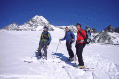 Andreas Unterkreuter, Walter Laserer und Andy beim Aufstieg zur Burgwartscharte, 3104m (Glocknergruppe)